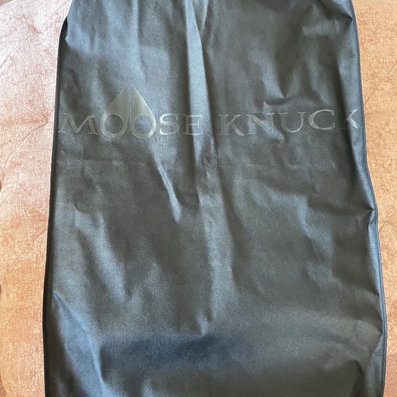 Moose knuckle